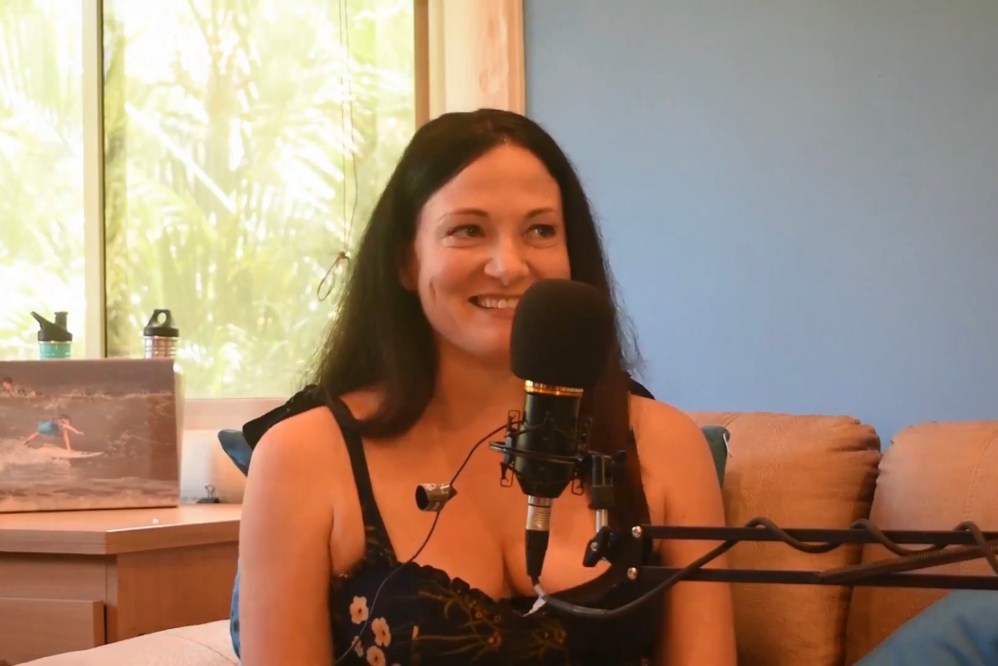 NP #99: 20 minutes with Rachael McCrary; Bringing her company’s advanced covid test kits to Nosara, travel these days, life in Nosara, appearing on TV shows and building brands and much more