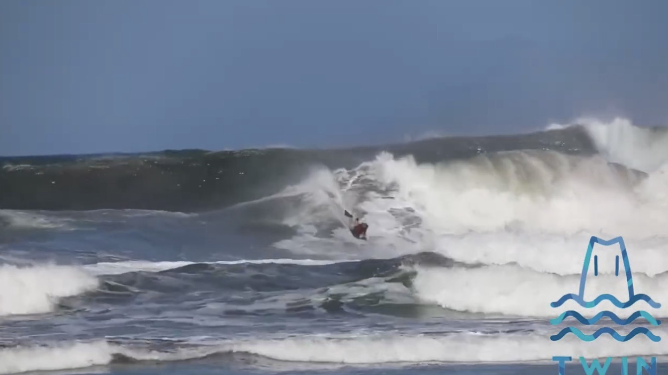 TWINosara 71 Late April, Early May 2025: Rainy Season begins, Surf, Weather, Community stuff y mas..
